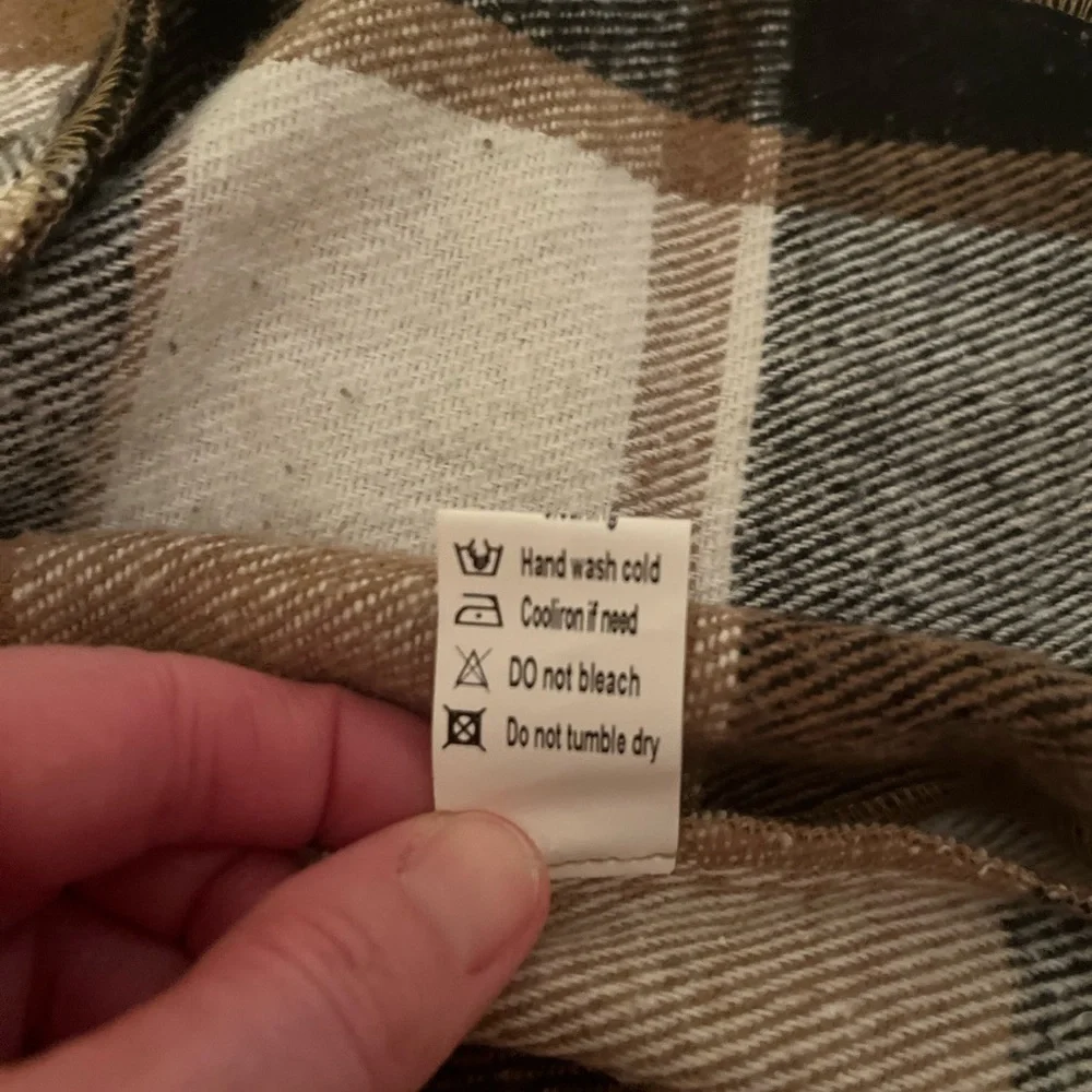 Plaid Button-Up Shacket - Picture 4 of 4